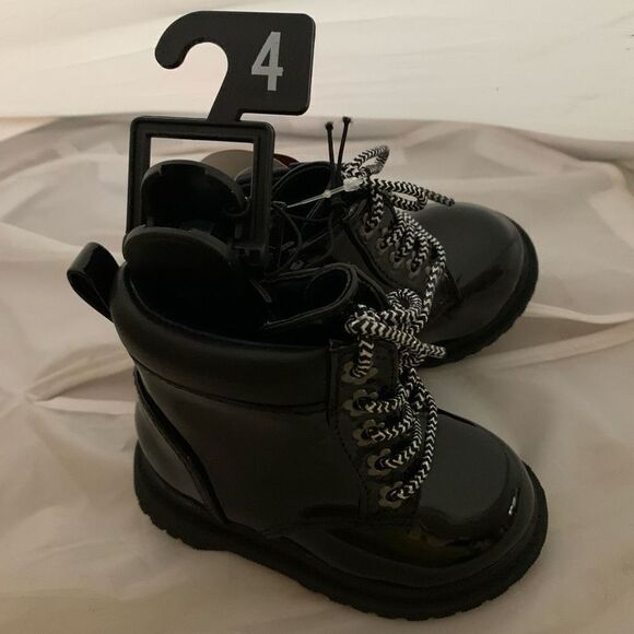 Girls Size 4 Black Combat Boots *New* - Picture 2 of 6